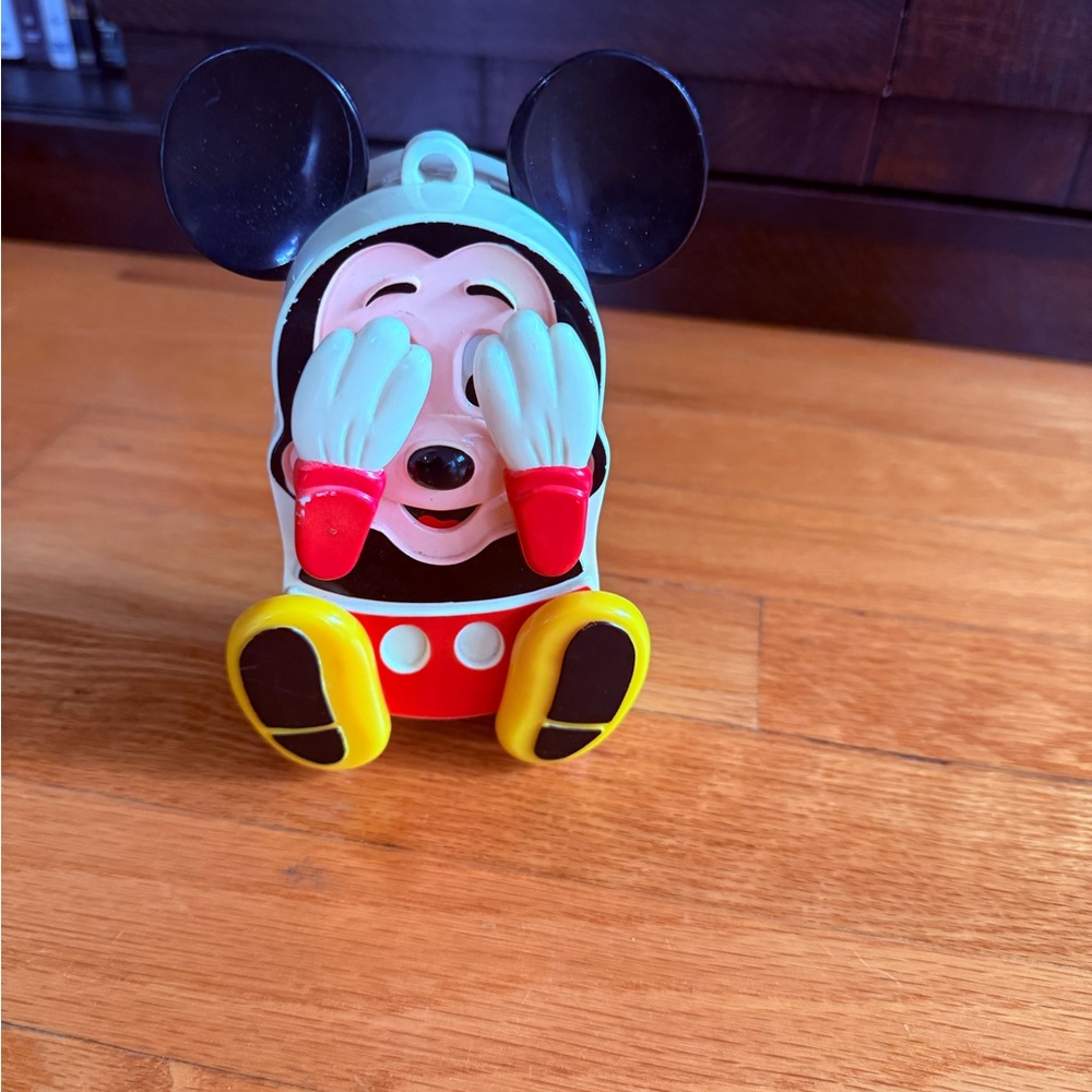 Vintage Classic Mickey Mouse Peekaboo